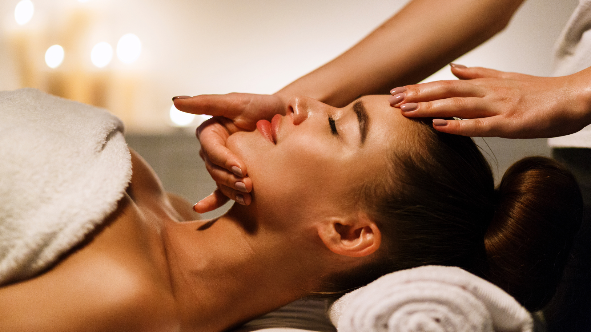 customized facials women taking customized facial at Tonicity in Safety Harbor